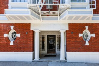 2730 Sacramento in San Francisco, CA - Building Photo - Building Photo