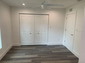 4229 W Bay Vista Ave in Tampa, FL - Foto de edificio - Building Photo