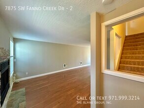 7875 SW Fanno Creek Dr in Tigard, OR - Building Photo - Building Photo