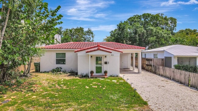 property at 420 SW 13th St