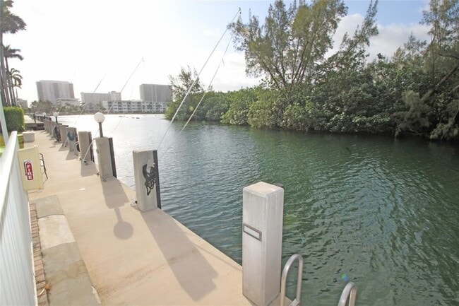 2860 NE 14th St, Unit 103D in Pompano Beach, FL - Building Photo - Building Photo