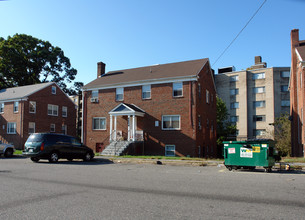 6804 Red Top Rd in Takoma Park, MD - Building Photo - Building Photo