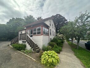 86 State St in Guilford, CT - Building Photo - Building Photo