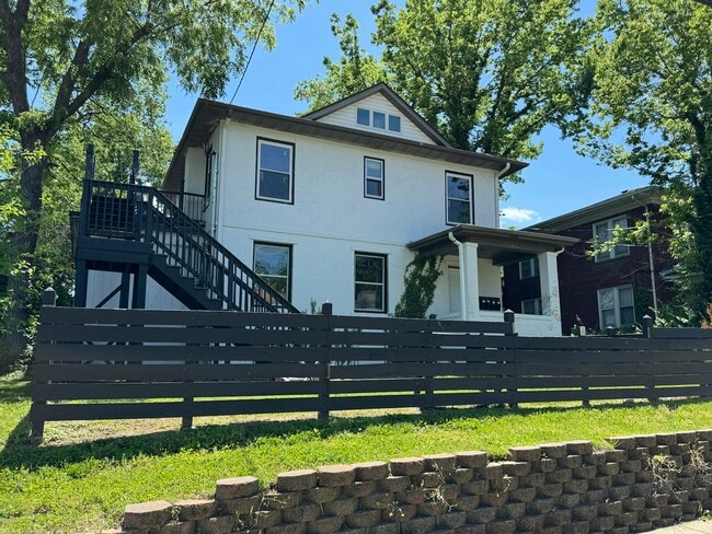 property at 1512 Rosemary Ln