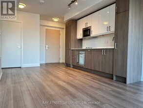 77 Mutual St in Toronto, ON - Building Photo - Building Photo