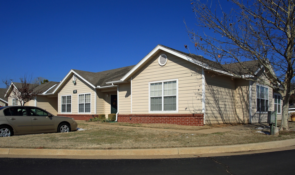 Edgewood at the Gables in Tulsa, OK - Building Photo