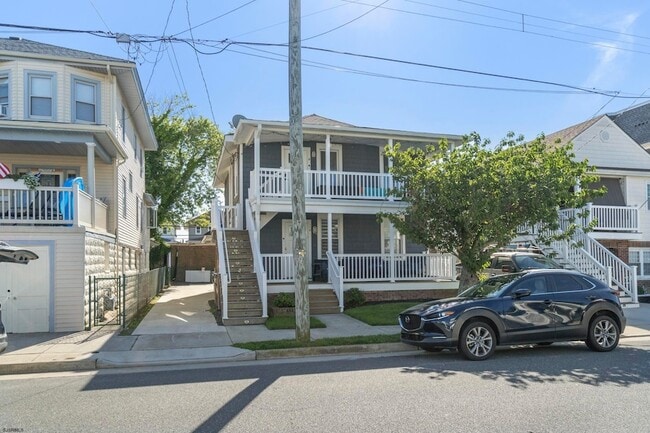 property at 118 N Rosborough Ave
