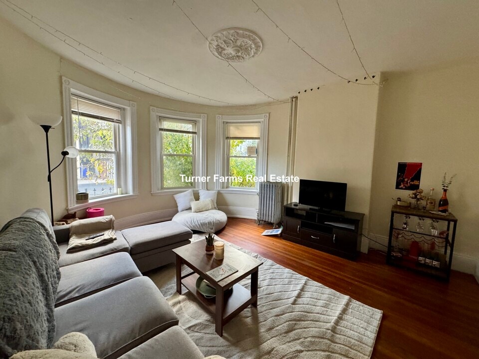 96 Calumet St, Unit 1 in Boston, MA - Building Photo