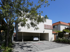 12111 Pacific Ave in Los Angeles, CA - Building Photo - Building Photo