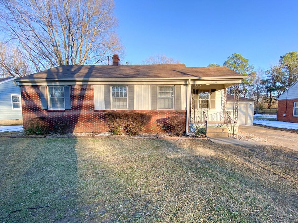 1466 Titus Rd in Memphis, TN - Building Photo