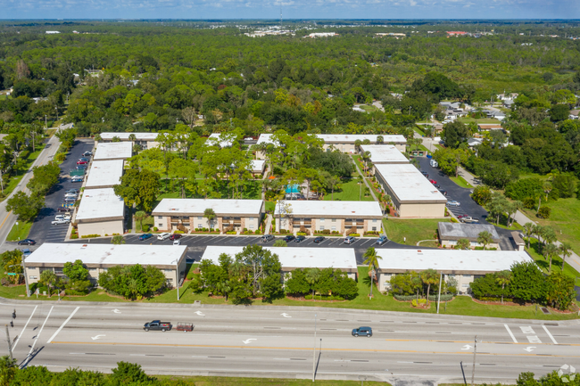 Country View Garden Homes in North Fort Myers, FL - Foto de edificio - Building Photo