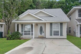 3216 Two Sisters Wy in Pensacola, FL - Building Photo