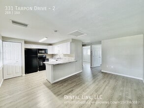 331 Tarpon Dr in Cape Coral, FL - Foto de edificio - Building Photo