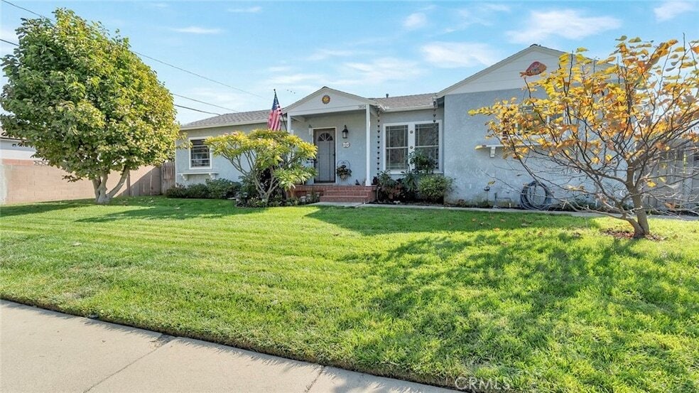 3814 Michelson St in Lakewood, CA - Building Photo