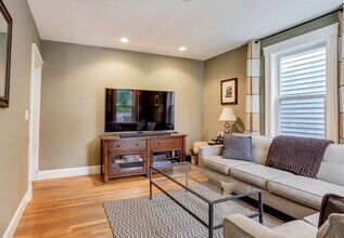 458 E 7th St in Boston, MA - Building Photo - Building Photo