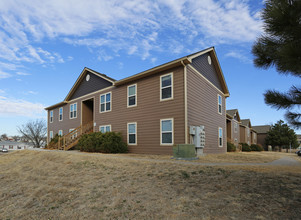 Sundance Dodge Apartments in Dodge City, KS - Foto de edificio - Building Photo