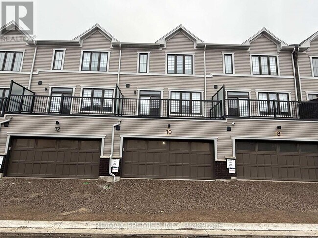 10 Kingbird Cmn in Cambridge, ON - Building Photo - Building Photo