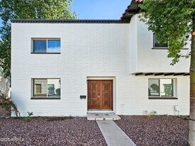 4213 N MILLER Rd in Scottsdale, AZ - Building Photo