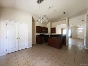 608 Steamboat Dr in Edinburg, TX - Building Photo - Building Photo