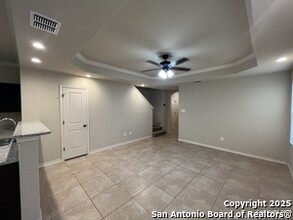 6630 Mia Way in San Antonio, TX - Foto de edificio - Building Photo