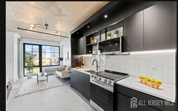 65 McWhorter St in Newark, NJ - Building Photo - Building Photo