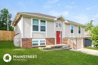 219 E Pacific Dr in Belton, MO - Building Photo - Building Photo