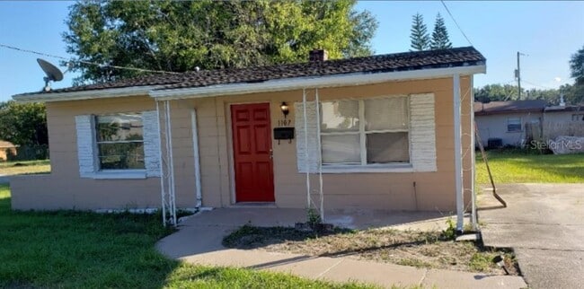 property at 1107 E Main St
