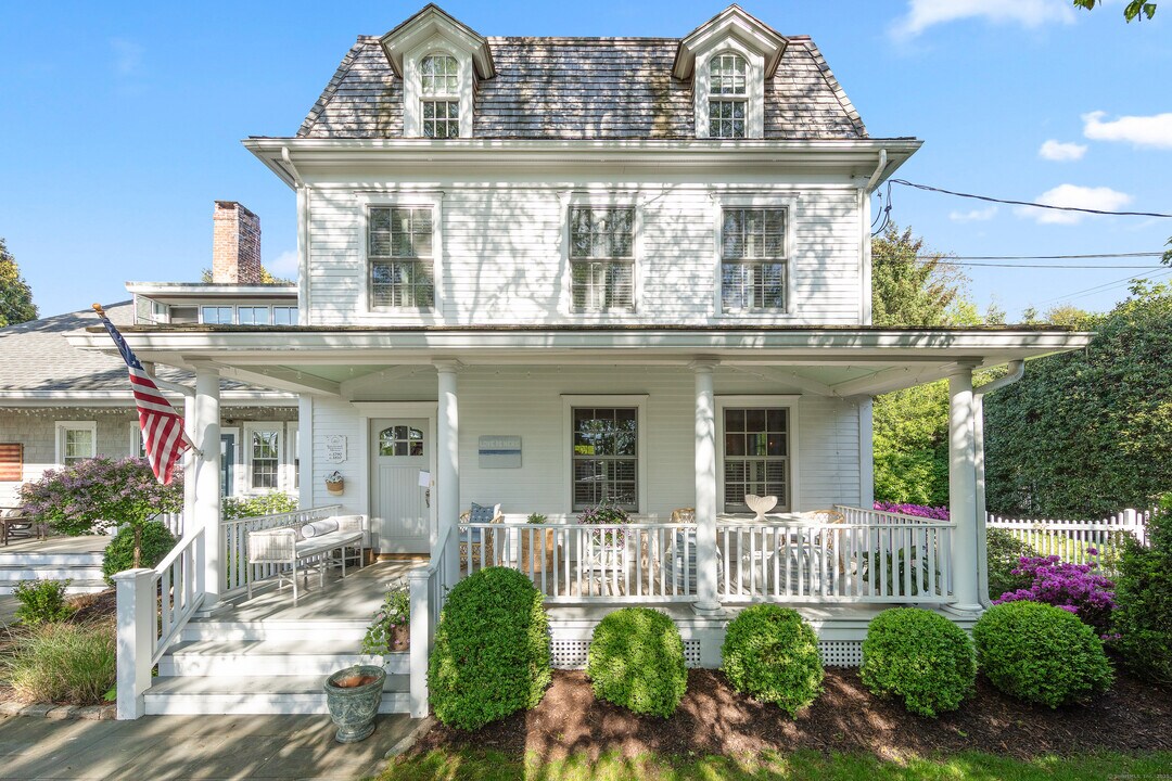 168 Rowayton Ave in Norwalk, CT - Foto de edificio