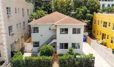 426 NE 26th St, Unit 2 in Miami, FL - Building Photo - Building Photo