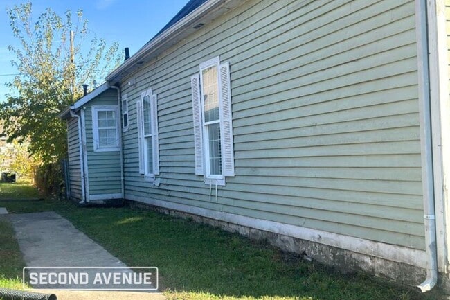 1643 Columbia Ave in Indianapolis, IN - Foto de edificio - Building Photo