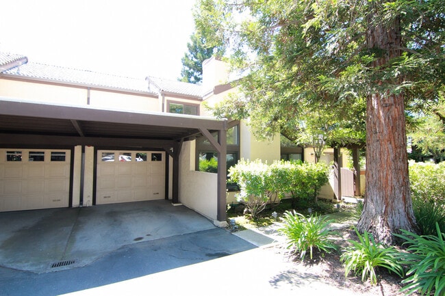 property at 20 Sierra Lakeside Ln