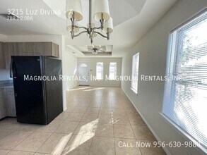 3215 Luz Divina St in Edinburg, TX - Building Photo - Building Photo