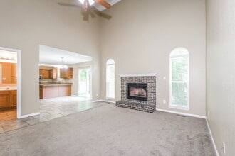 626 N Friedberg Dr in Herculaneum, MO - Foto de edificio - Building Photo