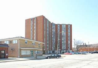 Franklin Tower in Franklin Park, IL - Building Photo - Building Photo