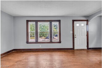 19351 Renwood Ave in Euclid, OH - Building Photo - Building Photo