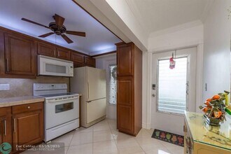 455 Paradise Isle Blvd in Hallandale Beach, FL - Building Photo - Building Photo
