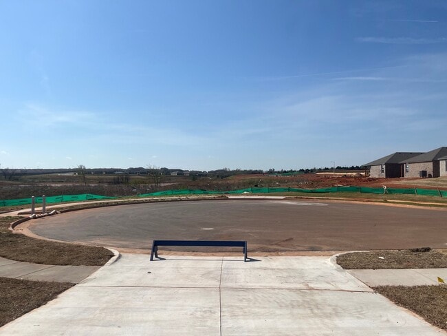 11833 NW 100th St in Yukon, OK - Building Photo - Building Photo