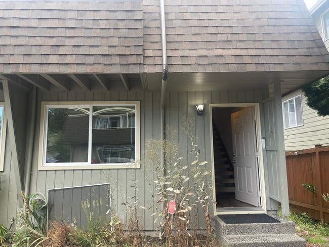 227 Dorn Ave, Unit 4 in Everett, WA - Building Photo - Building Photo