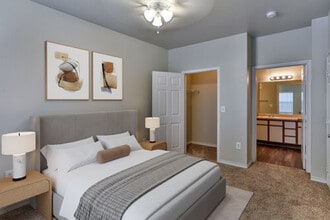 The Homes of Mountain Creek in Grand Prairie, TX - Foto de edificio - Building Photo
