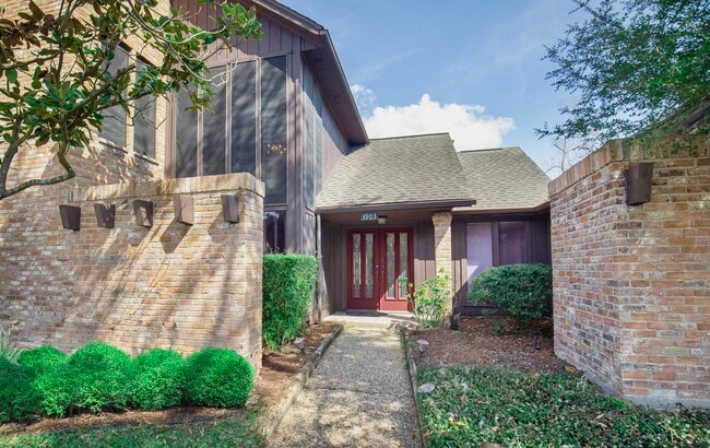 property at 3903 Kiamesha Dr