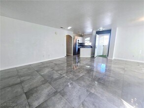 4316 W Lake Mead Blvd, Unit 202 in Las Vegas, NV - Building Photo - Building Photo