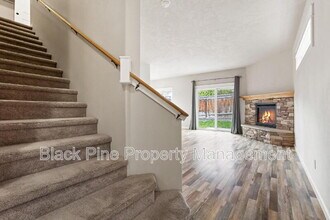 1729 S Eagleson Rd in Boise, ID - Building Photo - Building Photo