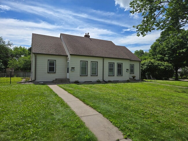 property at 3858 Wooddale Ave S