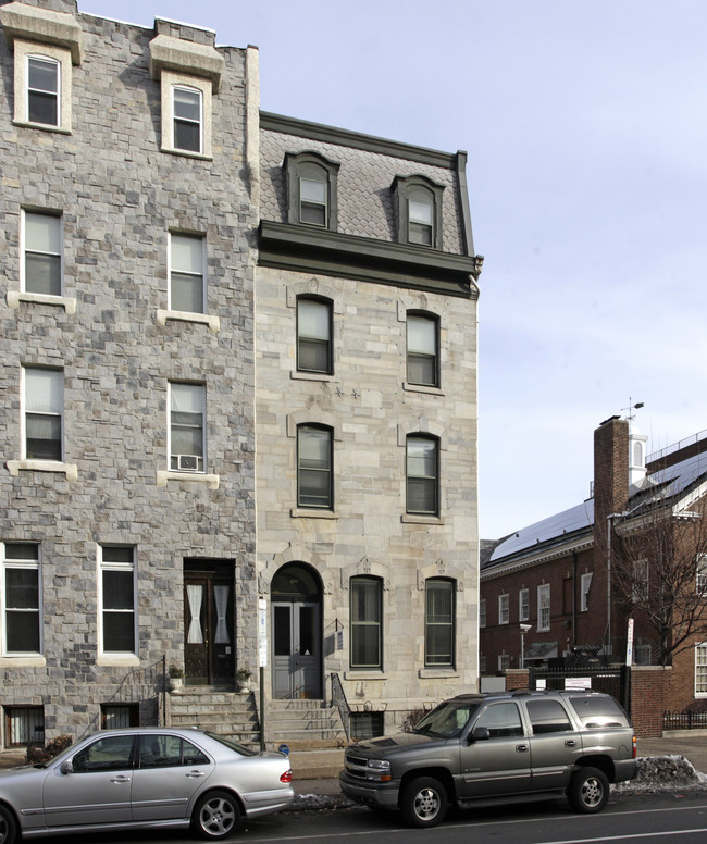 1709 Spring Garden St in Philadelphia, PA - Foto de edificio - Building Photo