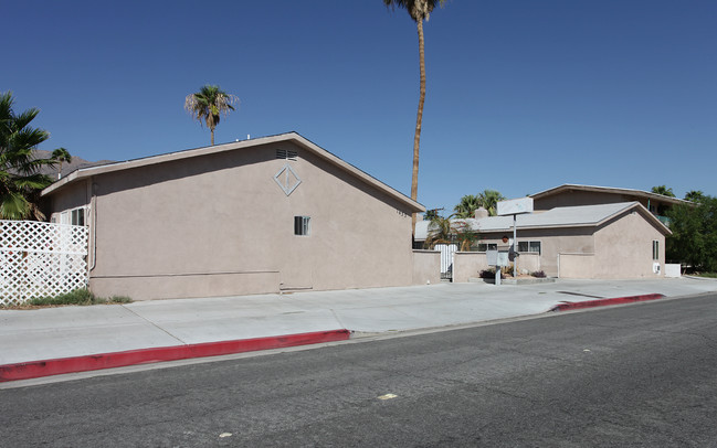 Sunset Palms in Palm Springs, CA - Building Photo - Building Photo