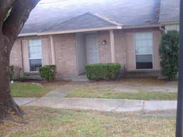 12823 High Star Dr in Houston, TX - Foto de edificio