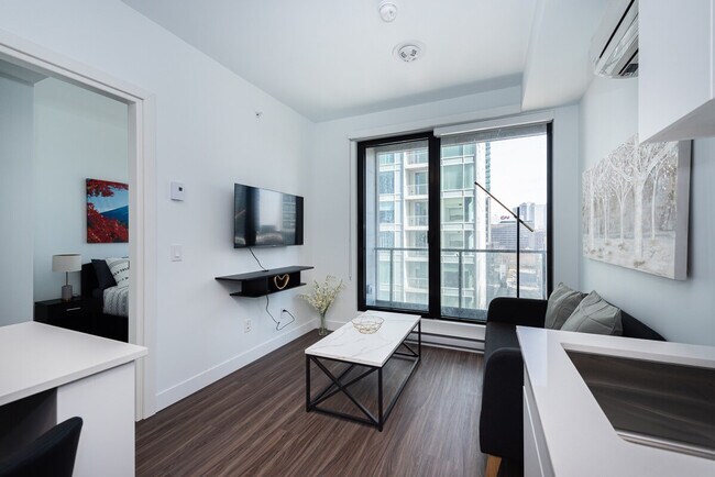 1415 Avenue Overdale in Montréal, QC - Building Photo - Building Photo