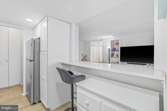 1326 Spruce St in Philadelphia, PA - Building Photo - Building Photo