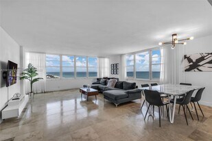 5101 Collins Ave in Miami Beach, FL - Building Photo