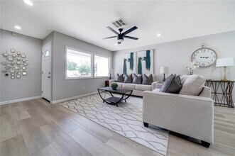 11341 Carissa Dr in Dallas, TX - Building Photo - Building Photo